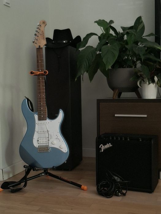 Gitara elektryczna Yamaha Pacifica 11 2J LPB ze wzmacniaczem fender