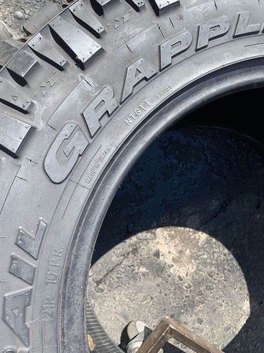 Шини 35*12.50 R20LT еквівалент розміру 315/60 r20 пара Nitto 21p 11мм