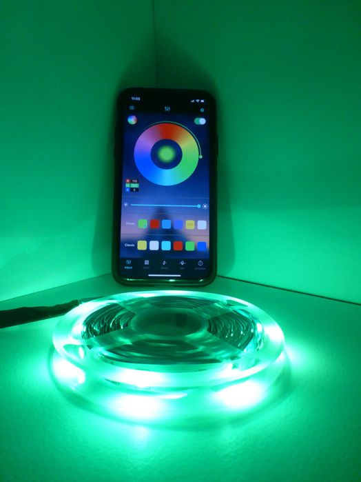 Taśma LED 5m RGB z pilotem aplikacją na telefon, USB, elastyczna