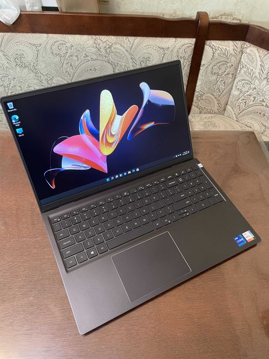 Ноутбук 15" FHD IPS Dell Vostro 5510 (i7-11370H/16/SSD256/MX450)