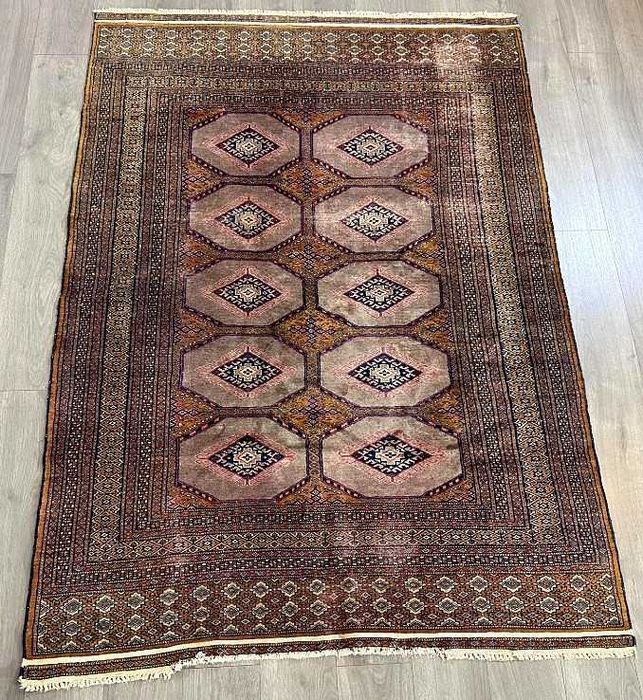 Tapete BUCHARA paquistanês original, elaborado manualmente,  lã sobre algodão, 222cm x 157 cm