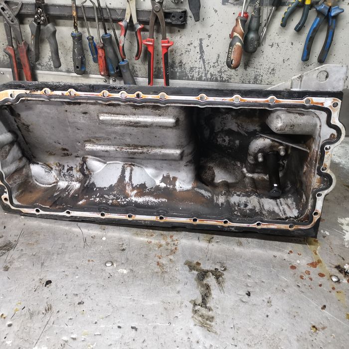 BMW E90 E91 E92  N53B30  N53B25 miska olejowa