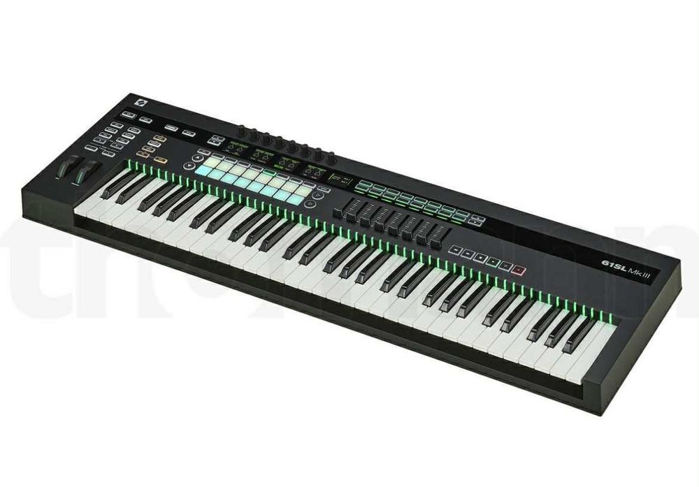 Klawiatura sterująca MIDI z sekwencerem Novation 61SL MKIII Masterkeyb