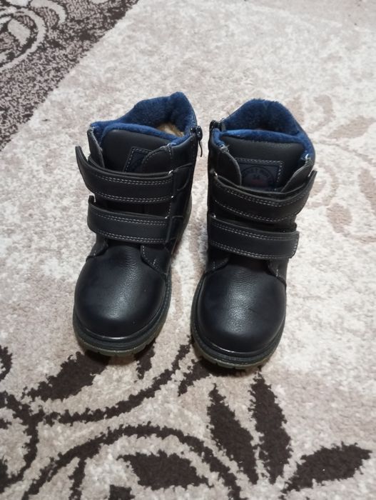 Продам ботинки зимові на хлопчика.
