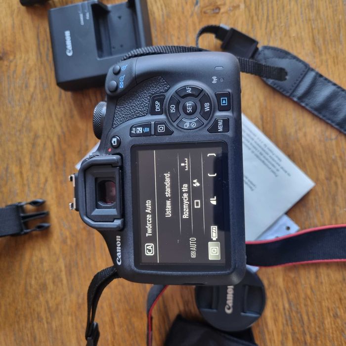 aparat cyfrowy lustrzanka canon eos 2000d obiektyw 18-55mm dc3