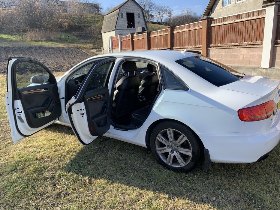 Audi a4 2011 года, без аварій. Офіціал. Бралась в Україні.