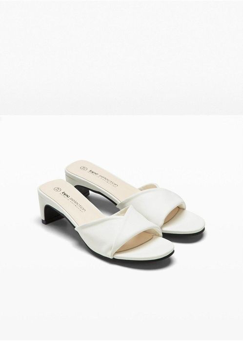 B.P.C klapki na obcasie białe ^40