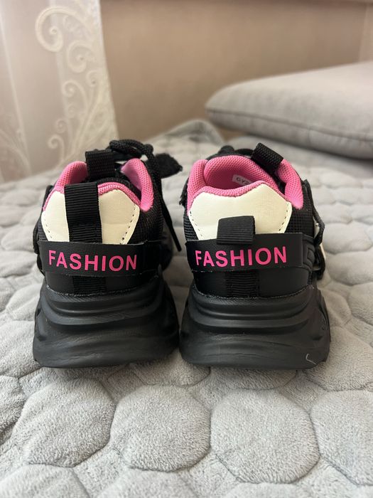 Кросівки, на дівчинку, взуття