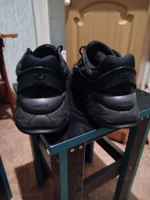 Продам  Adidas OZNOVA