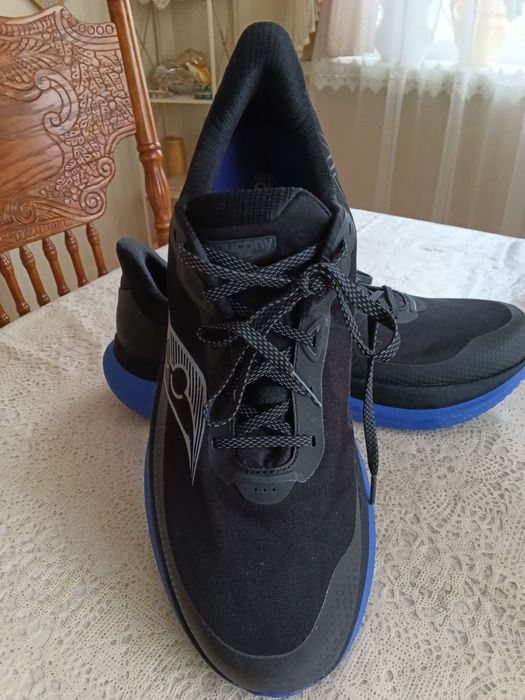 Кросівки Сауконі гортекс 49р.