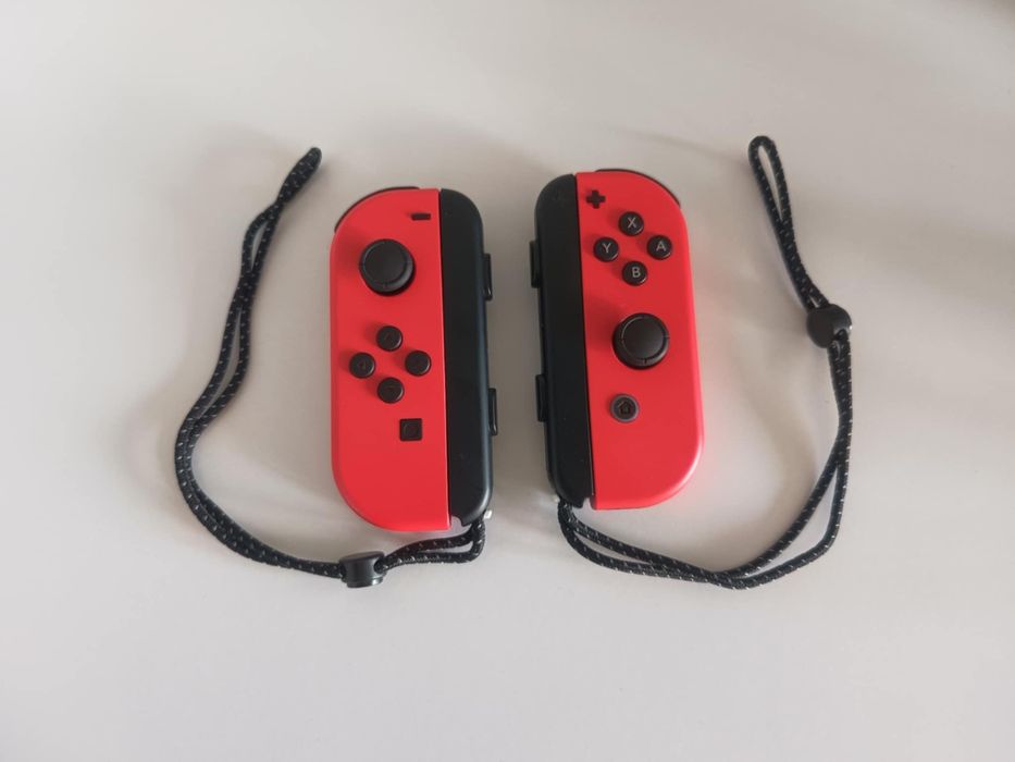 Joycon Red Mario Edition + Strapy