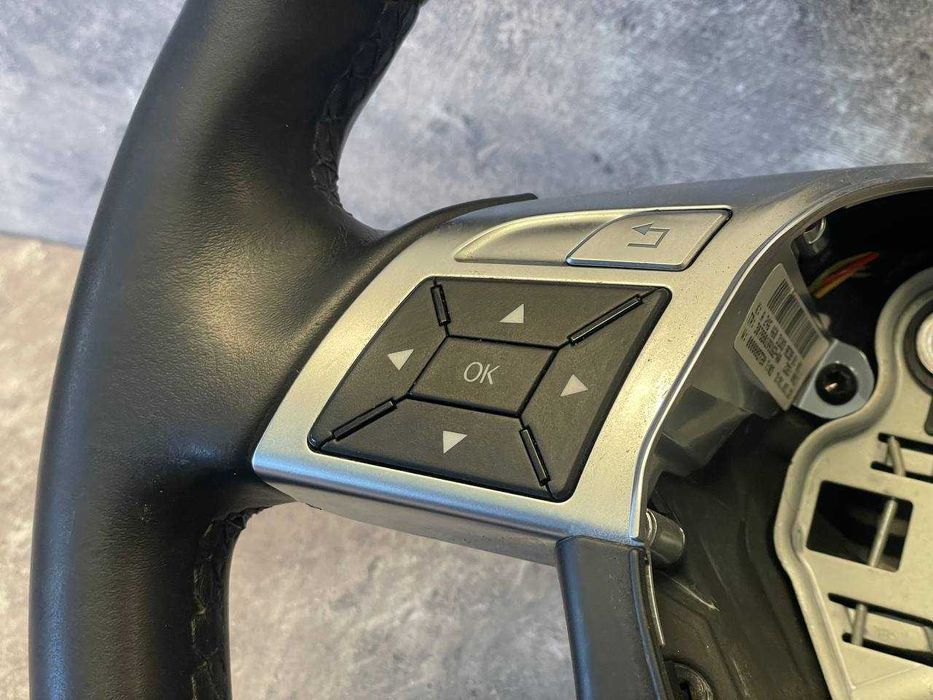 Руль в ідеальному стані Mercedes W204 W212 мультикермо в Оригіналі