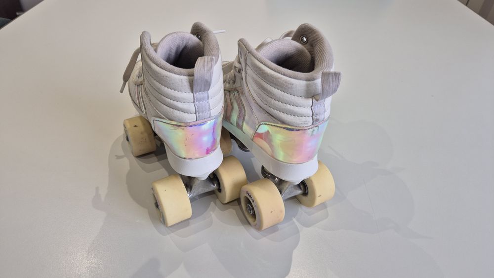 PATINS Quad criança OXELO
Patins de 4 Rodas Criança Quad 100 Azul
Pati