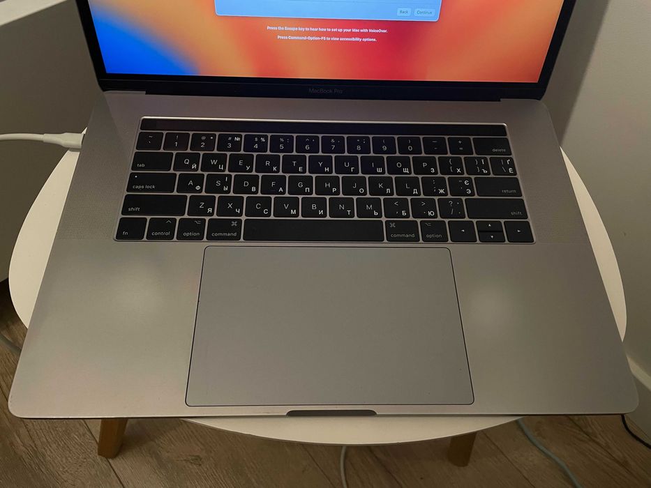 MacBook Pro 15” (2017) i7 / 16GB RAM / 512GB SSD - do naprawy