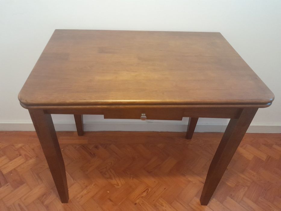 Mesa de jantar extensível