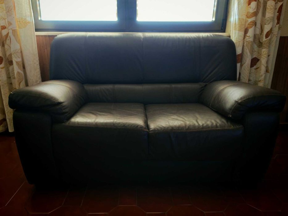 Sofá 2 lugares couro
