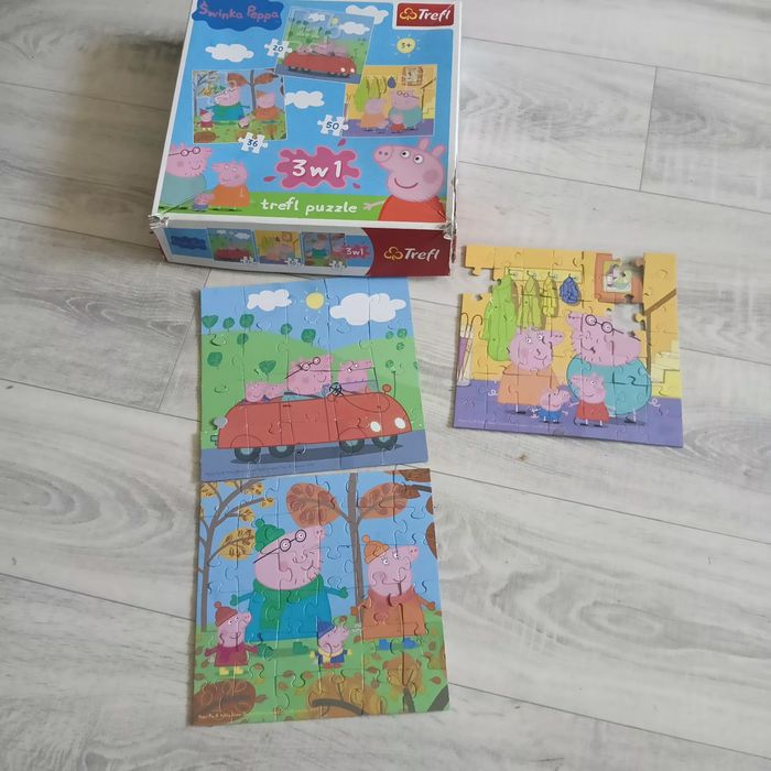 Dwa zestawy puzzli