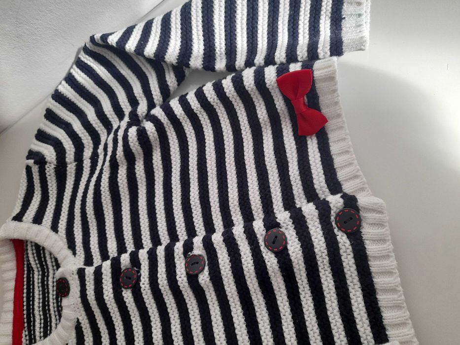 Dunnes uroczy sweterek dla dziewczynki biało granatowy kokardka 4l 104