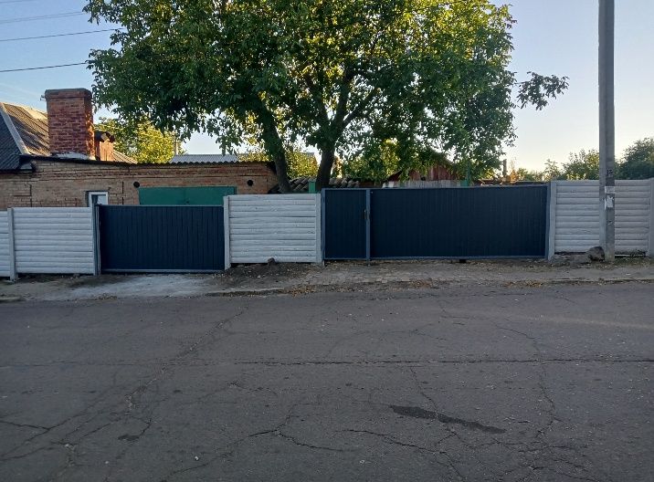 Раздвижные/ Распашные ворота. Калитки . Заборы с профнастила и т.д.