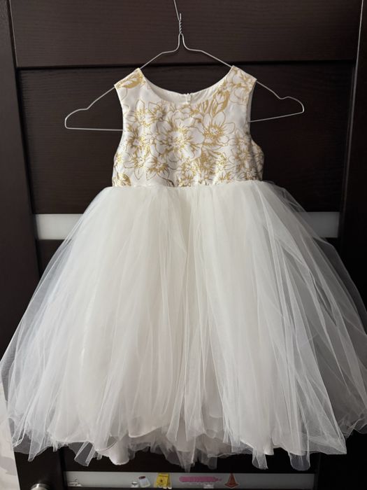 Святкова сукня для Вашої принцеси.