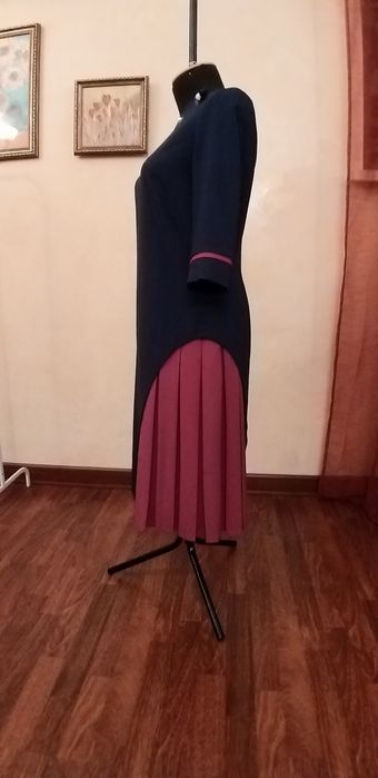 Платье нарядное , комбинированное, новоее