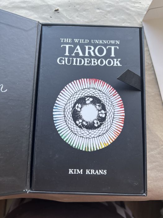 Таро The Wild Unknown Tarot Кім Кранс — оригінальна колода з книгою