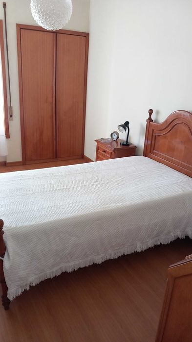 Fantástico T2+1 Mobilado com Jardim Privativo e Box Individual
