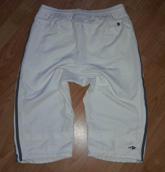 Białe spodenki szorty za kolano Adidas S