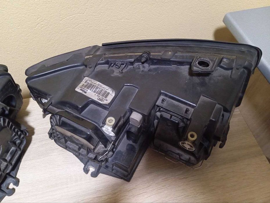 Фари Audi A4 (B6/B7, 2001-2008 рр.)