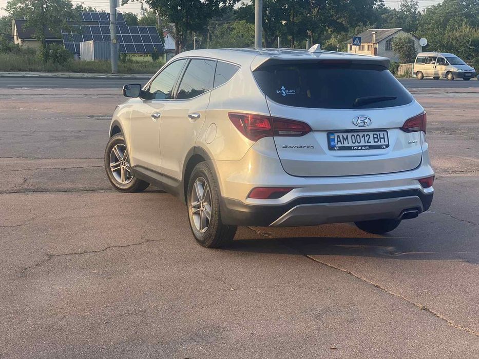 Продам Hyundai Santafe 2017 року