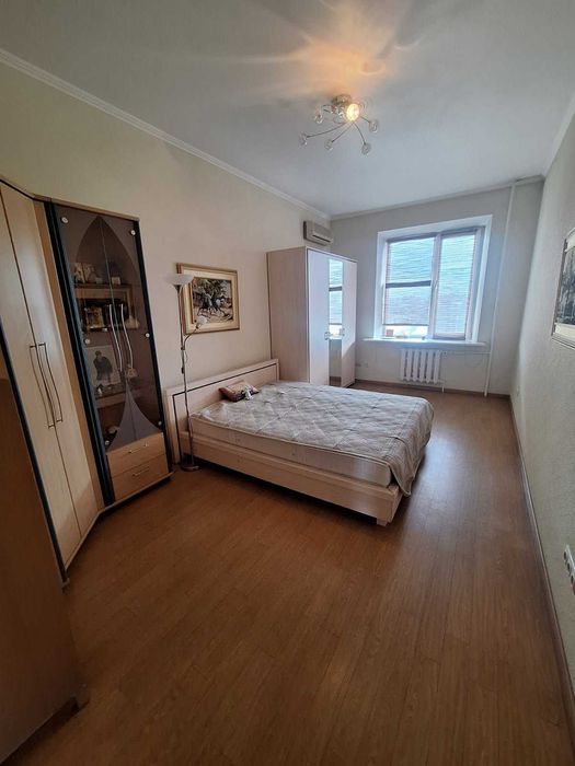 Продам 3-кімнатну квартиру по вул. Срібнокільскій 14-А, Позняки.