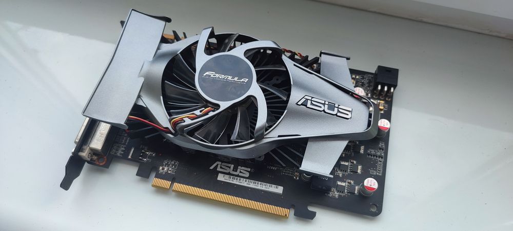 Asus HD 5750 GDDR5 відеокарта