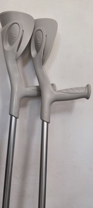 Par de Canadianas Thuasne Globe Trotter - Ergonómicas e Reforçadas