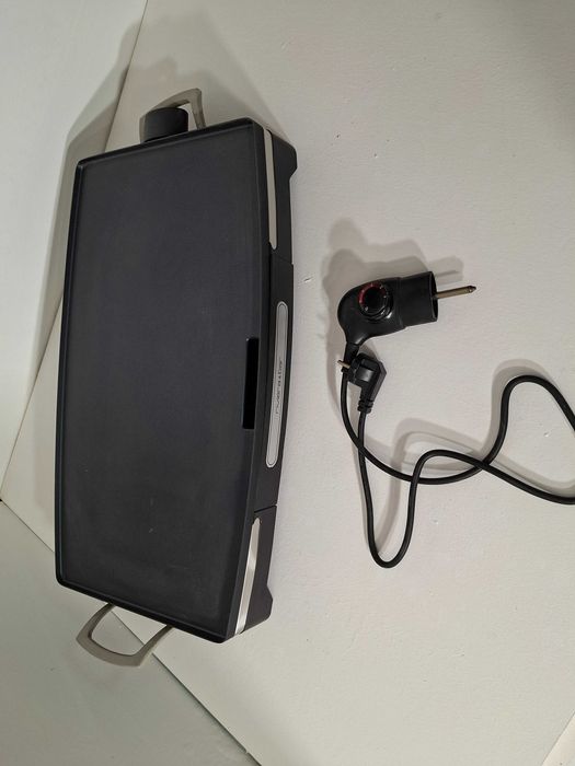 Tradycyjny grill elektryczny Riviera & Bar QP350A czarny 2200 W