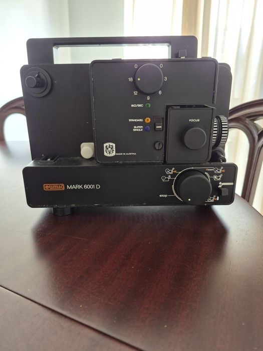 Maquina de projetar filmes sonora euming mark 6001 d