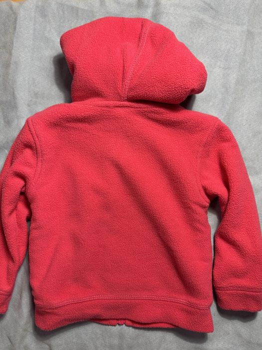 Casaco de malha polar cor-de-rosa da marca Zippy