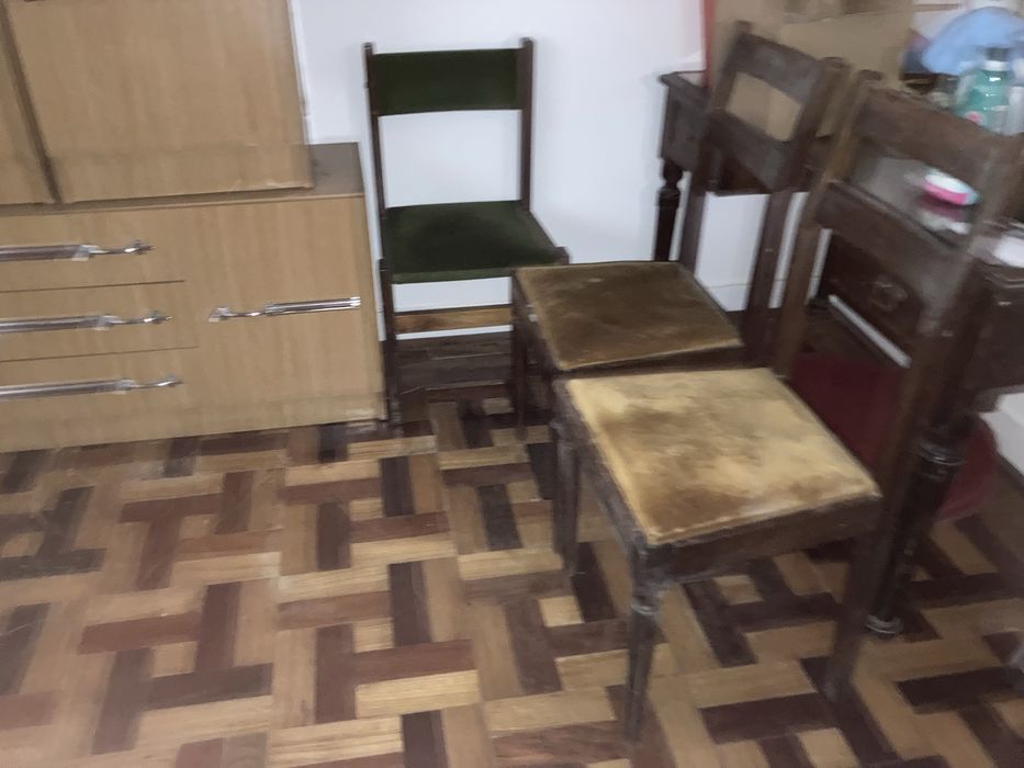 Dou a quer precisar e vier buscar.