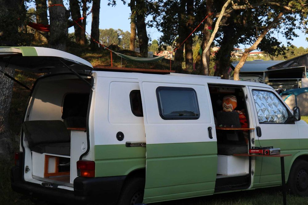 Carrinha Camper / Autocaravana – Pronta para Aventuras