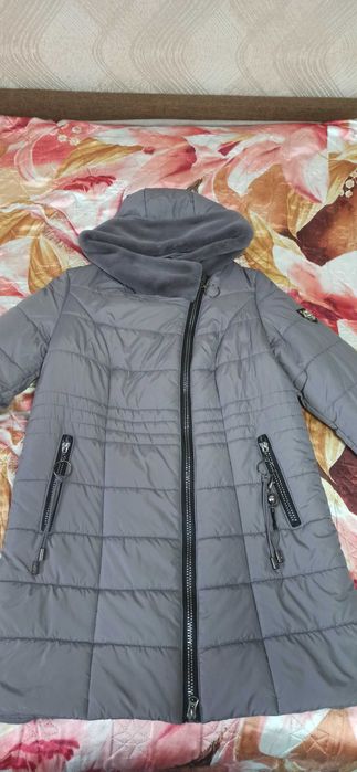 Продам жіночий зимовий пуховик