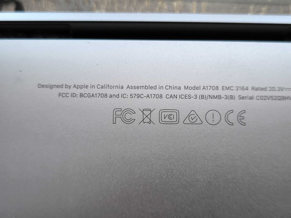 MacBook Pro 2017 A1708 8/256GB