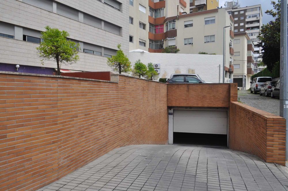 arrecadação arrumo arrenda-se  centro santo tirso