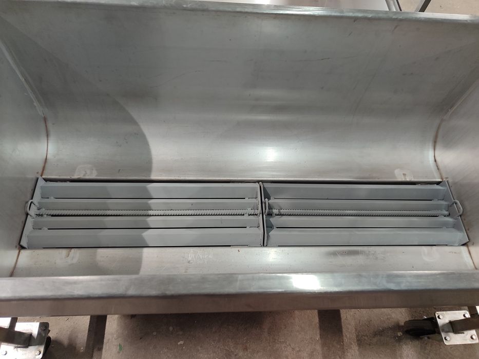 Churrasqueira inox para porco no espeto