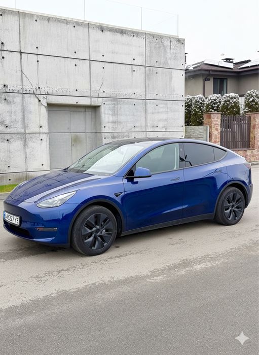 Tesla Y dual motor 2024