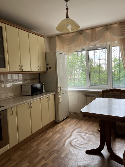 Здам 3-х кімнатну квартиру метро Житомирська