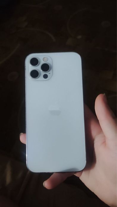 Продам телефон iPhone 12 pro