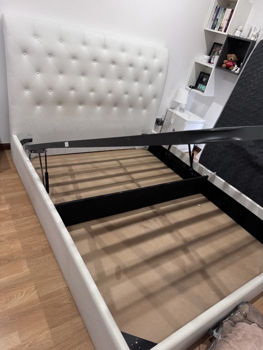 Cama com estrado elevatorio 200x160