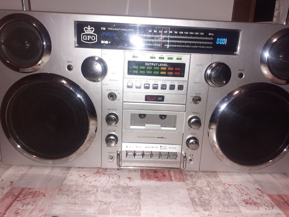 Boombox  GPO como novo