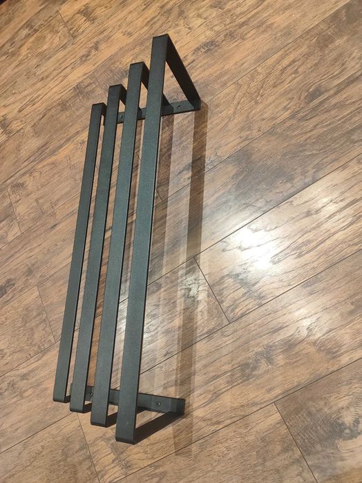 Wieszak na ręczniki czarny, matowy, loftowy