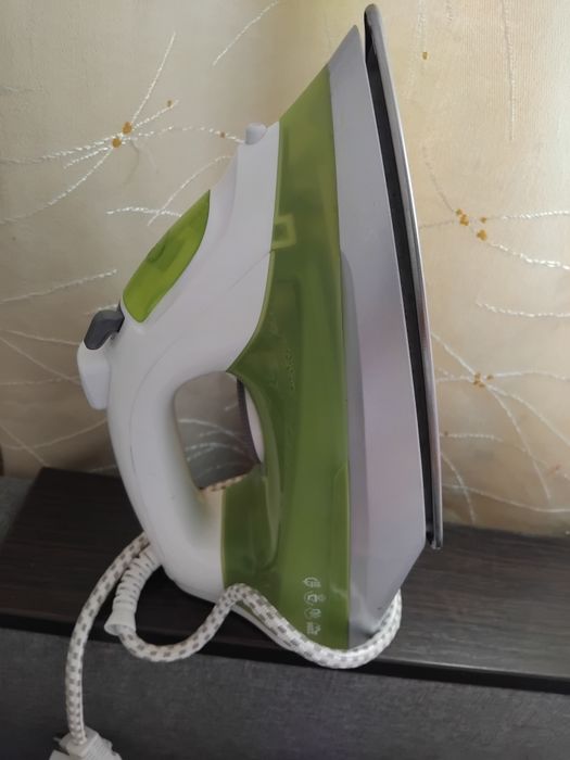 Продам праску Scarlett