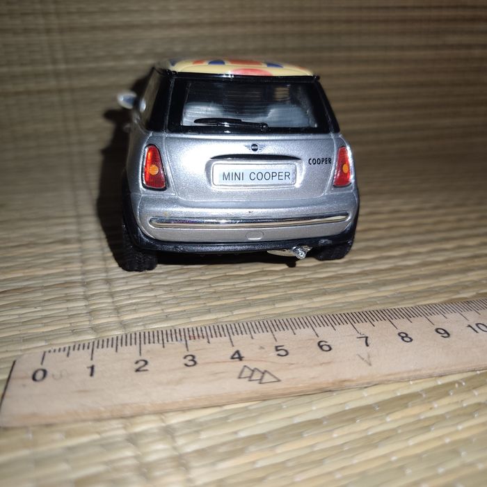 Mini Cooper 2001 — металева модель 1:24, інерційна